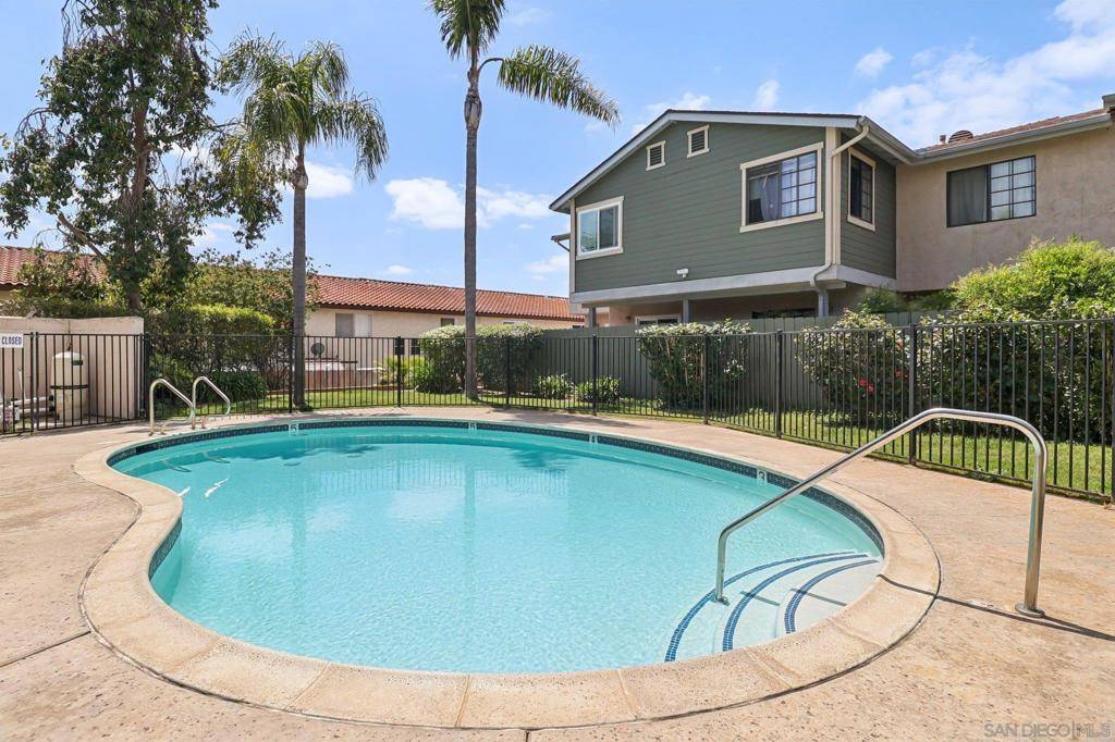 Escondido, CA 92026,1225 N Broadway #26