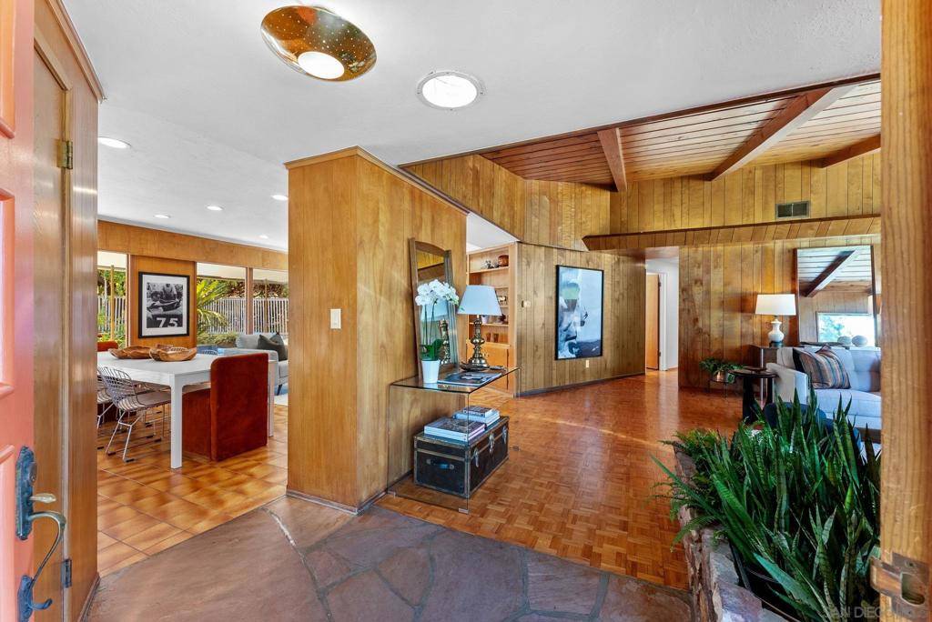 La Mesa, CA 91941,4936 Alzeda Drive