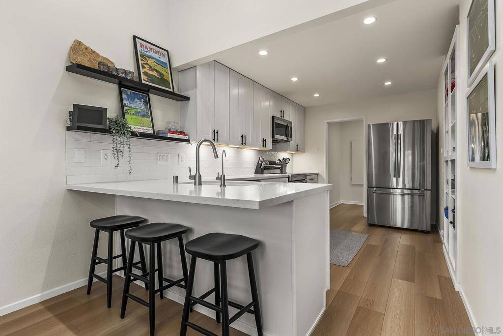 San Diego, CA 92110,5985 Cirrus St