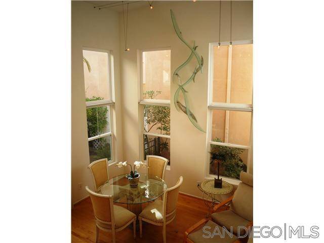 San Diego, CA 92130,12674 Carmel Country Road #43