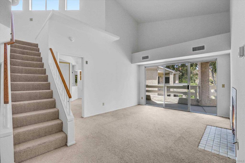 San Diego, CA 92111,7283 Camino Degrazia #15