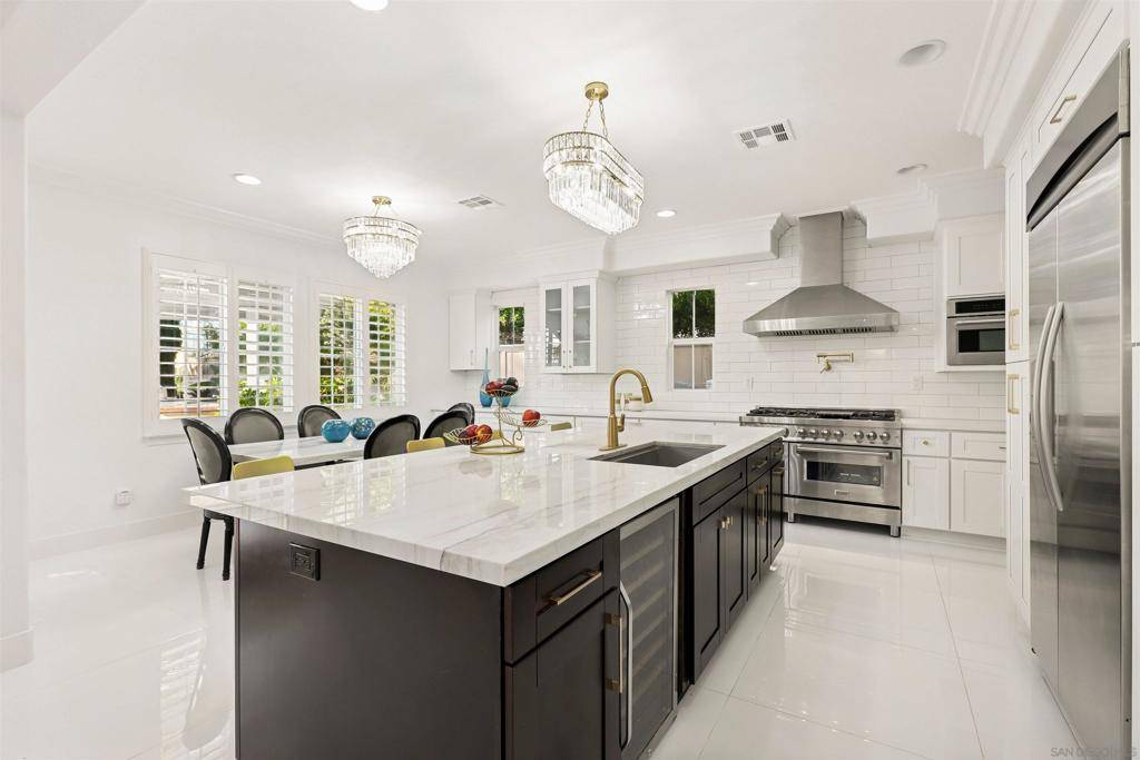Carlsbad, CA 92009,6911 Goldstone Rd