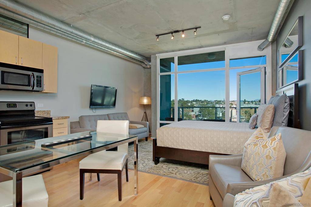 San Diego, CA 92101,1080 Park Blvd #809