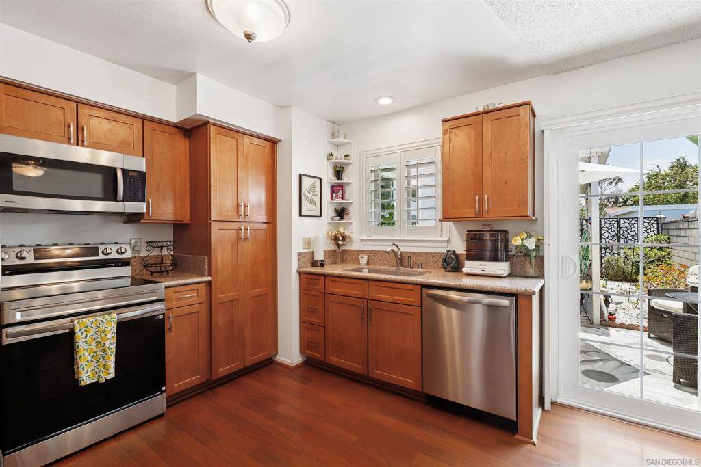 Oceanside, CA 92057,3594 Pear Blossom Dr