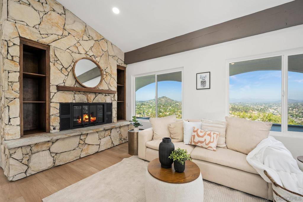 La Mesa, CA 91941,4334 Valle Dr.