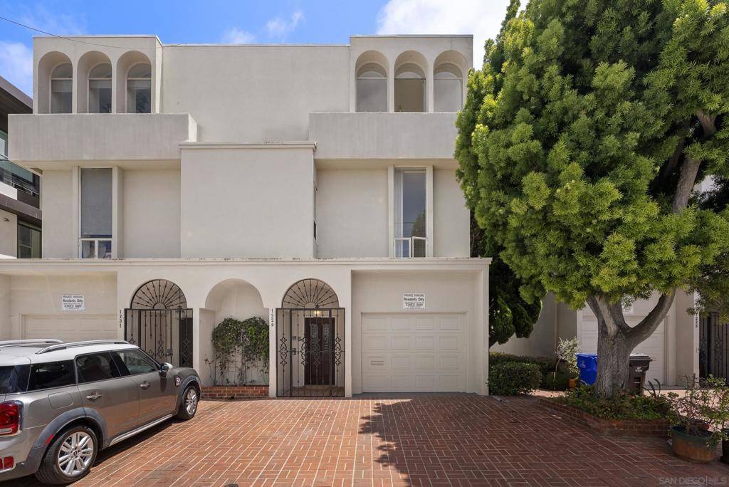 La Jolla, CA 92037,1229 Roslyn Ln