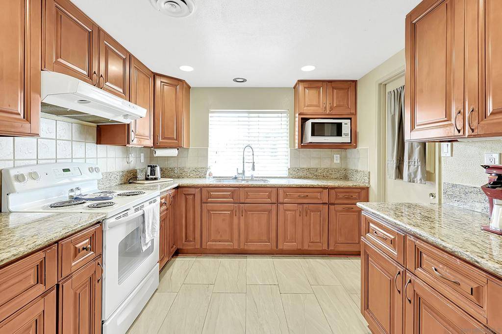 San Diego, CA 92120,5885 Laramie Way