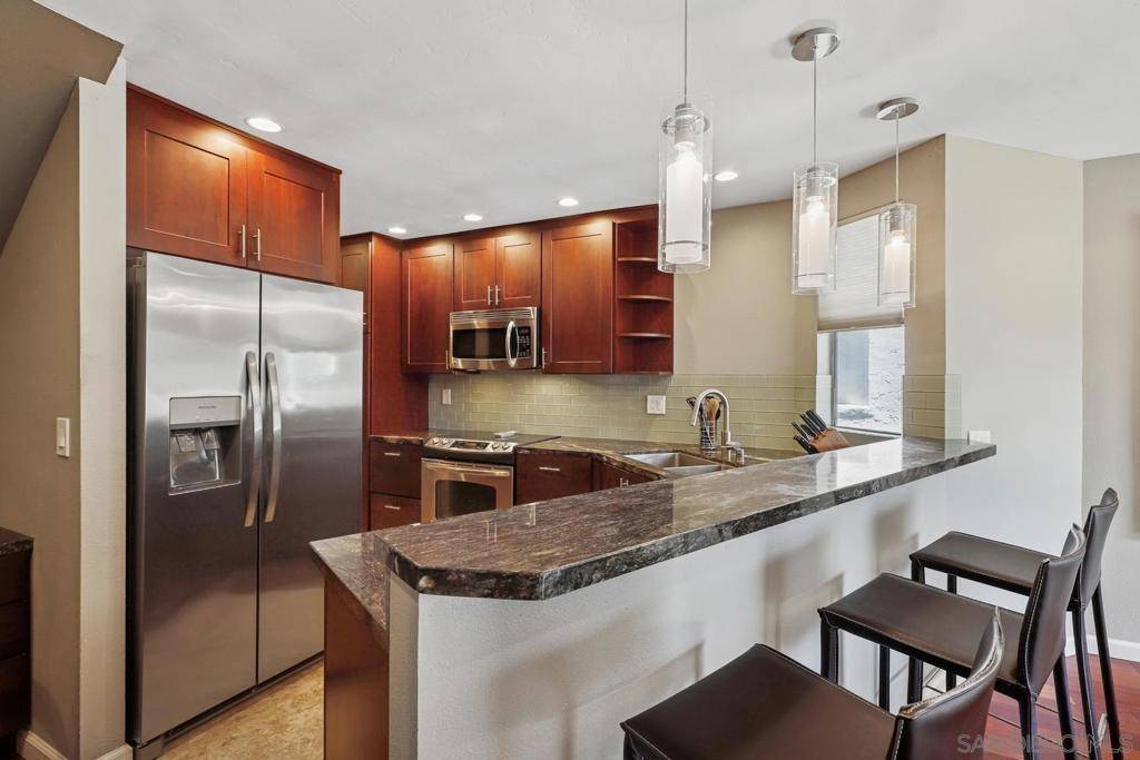 La Jolla, CA 92037,8436 Via Sonoma #67