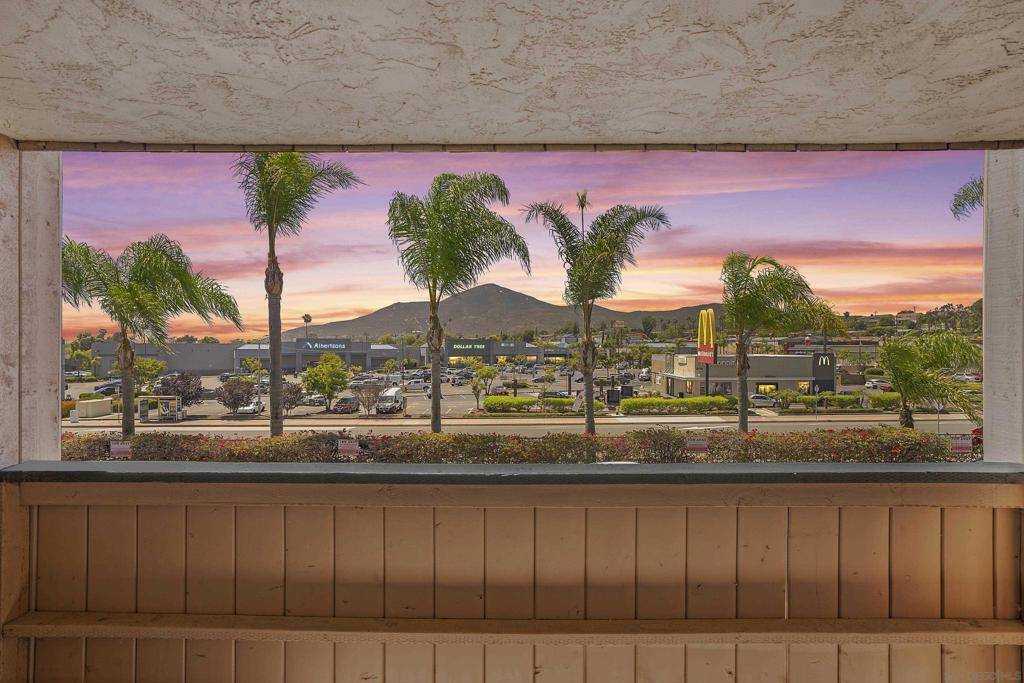 San Diego, CA 92119,8703 Lake Murray Blvd #4