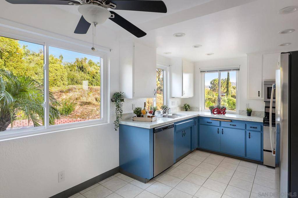 Valley Center, CA 92082,28411 Aerie Road