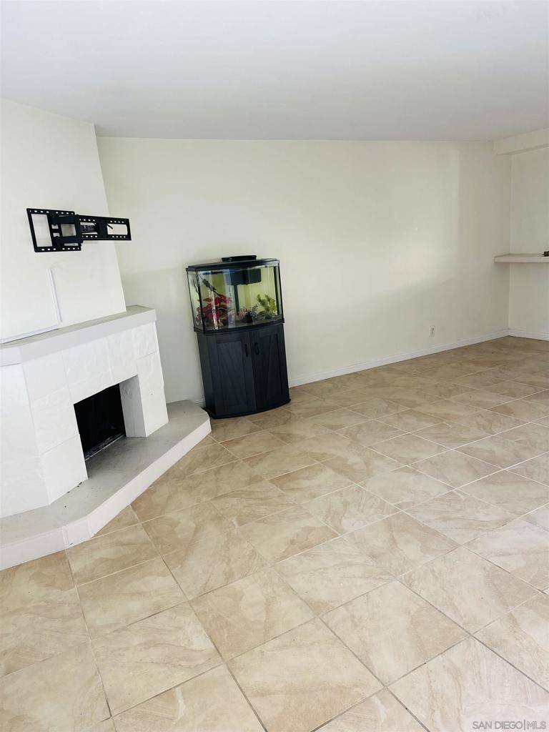 San Diego, CA 92110,5750 Friars Road #208