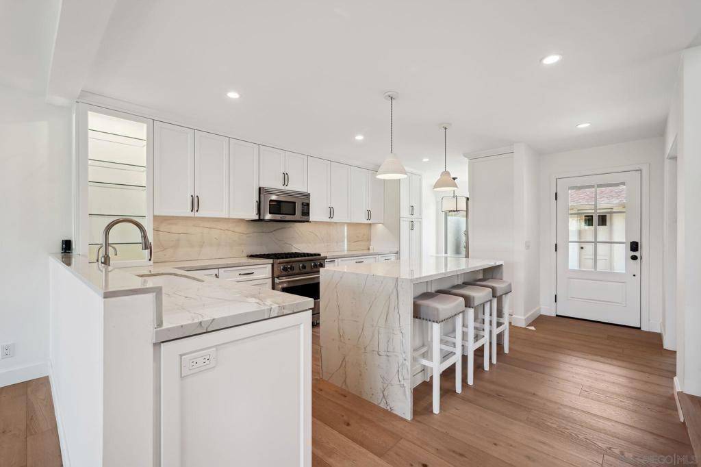 Rancho Santa Fe, CA 92091,211 Via Osuna