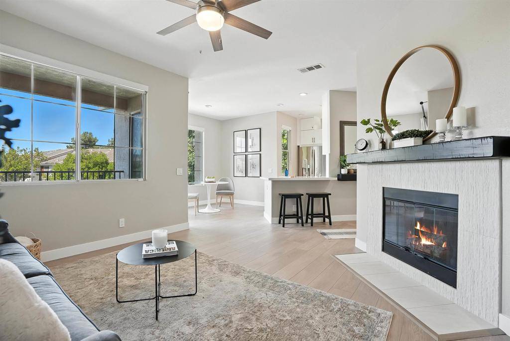 San Diego, CA 92128,10728 Sabre Hill #240