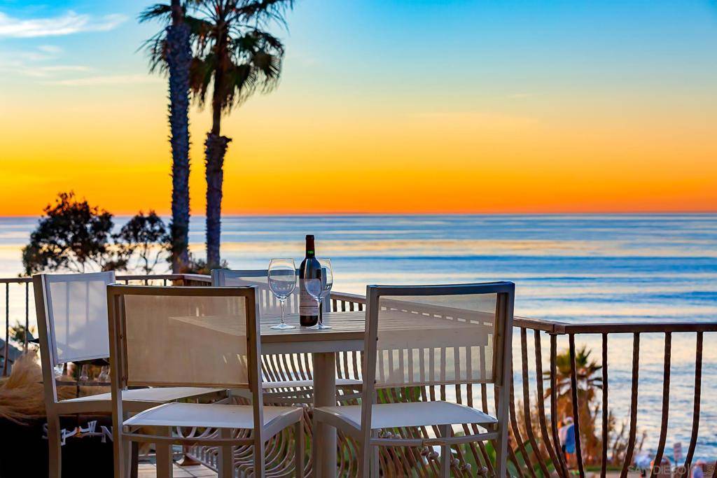 La Jolla, CA 92037,231 Bonair St