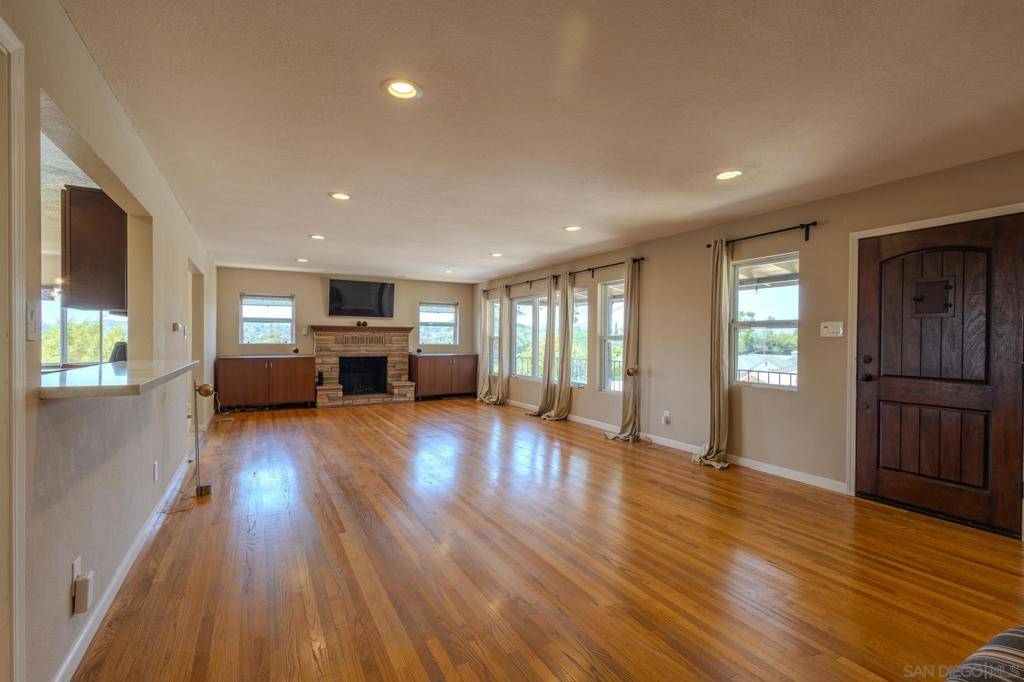 Escondido, CA 92025,123 E 11th Ave.