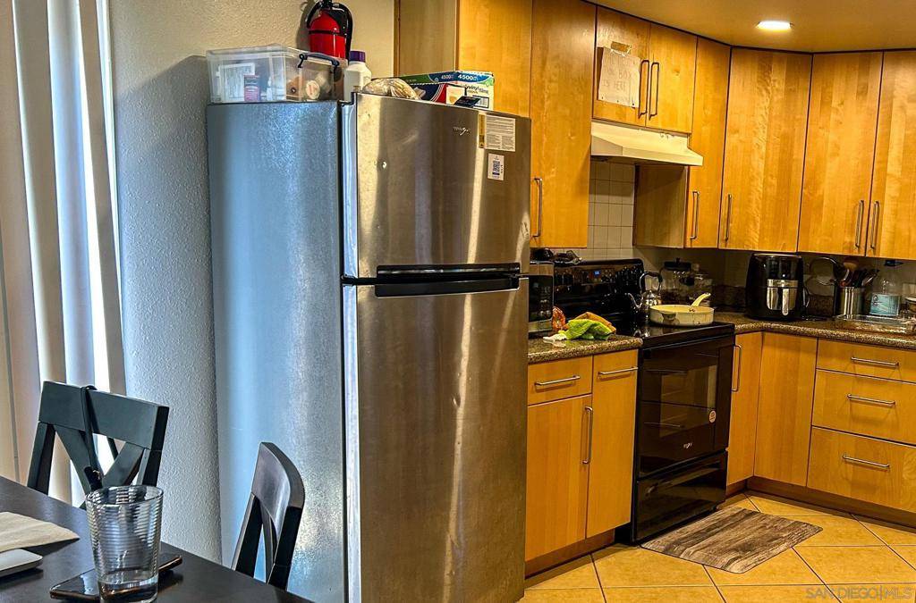 San Diego, CA 92119,8715 Lake Murray Blvd #4