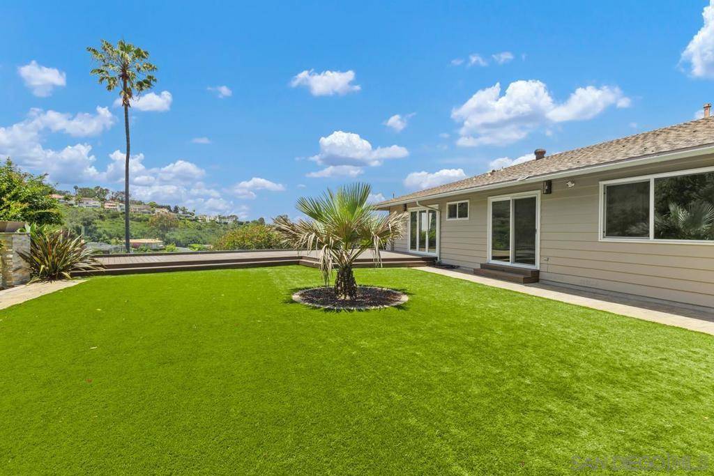 La Jolla, CA 92037,7246 Rue De Roark