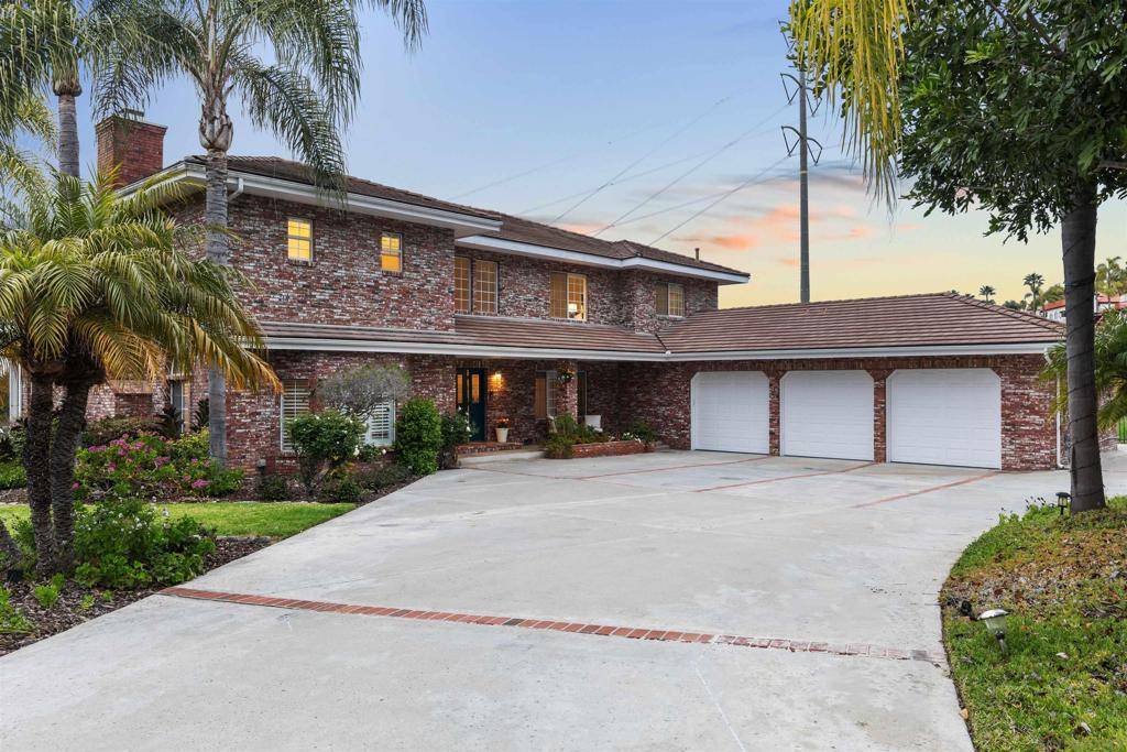 Carlsbad, CA 92009,2610 Acuna Ct