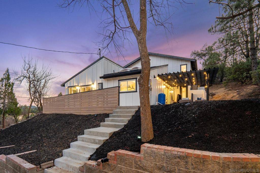 Julian, CA 92036,1326 Farmer Rd