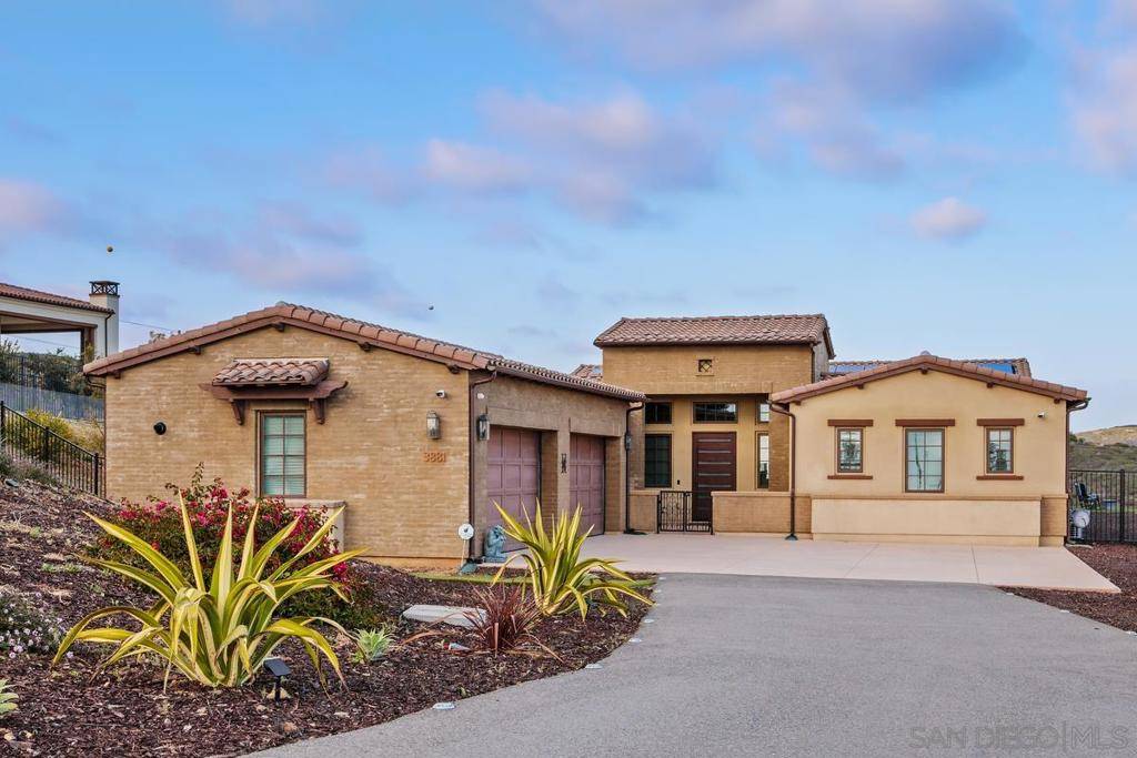 Encinitas, CA 92024,3881 Rancho Summit Dr