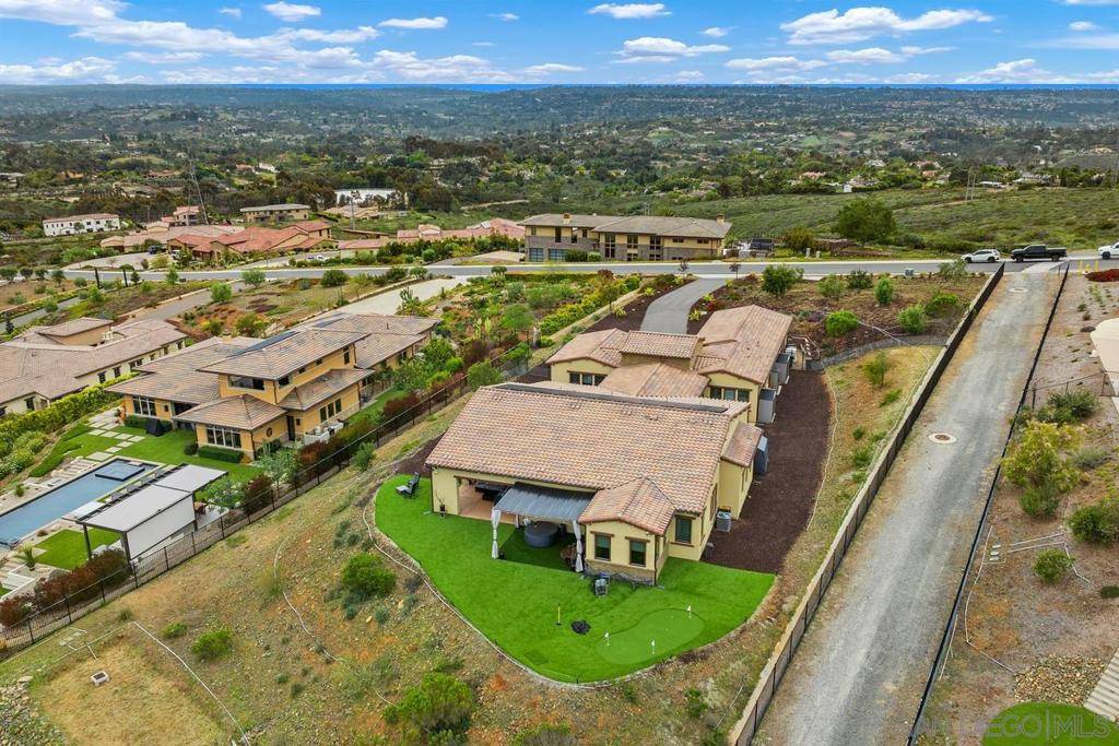 Encinitas, CA 92024,3881 Rancho Summit Dr