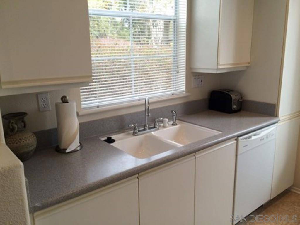 San Diego, CA 92130,3609 Bernwood #81