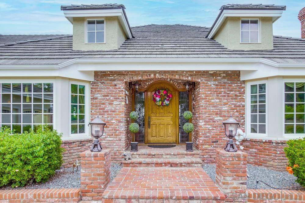 Poway, CA 92064,17502 Corte Lomas Verdes
