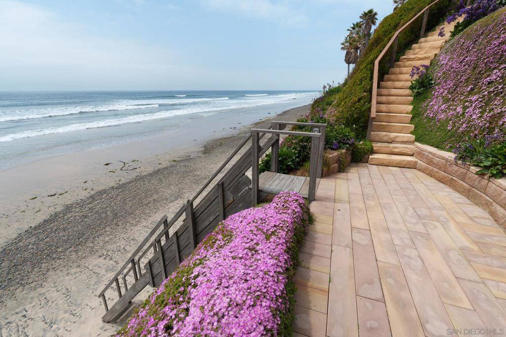 Encinitas, CA 92024,1230 Neptune Ave