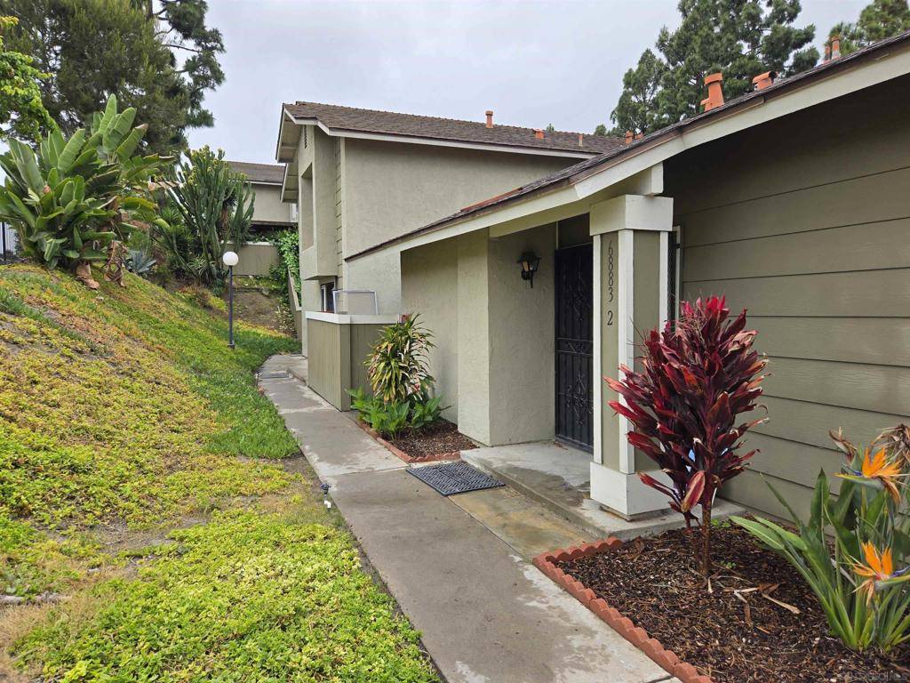 San Diego, CA 92139,6883 Bear River Row #2