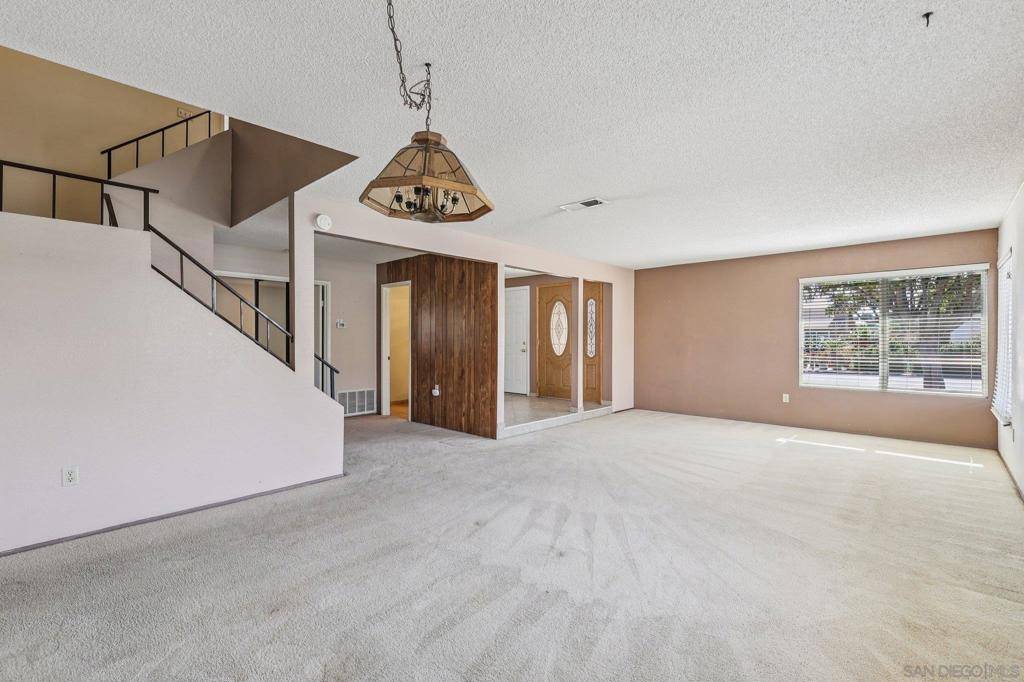 San Diego, CA 92154,823 Fuchsia Ln