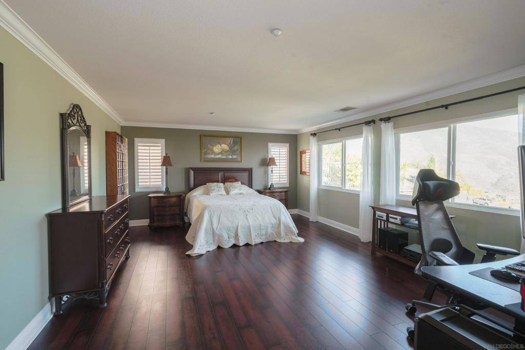 Spring Valley, CA 91978,2157 Crystal Clear Dr.