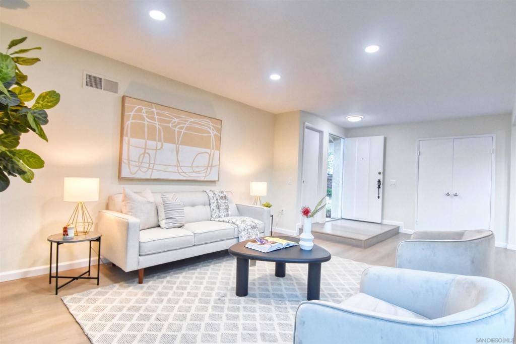 13218 Olive Grove Dr Poway, CA 92064