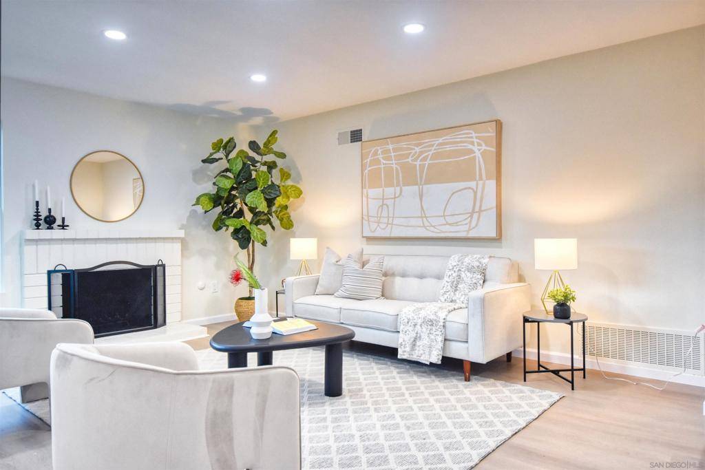 Poway, CA 92064,13218 Olive Grove Dr