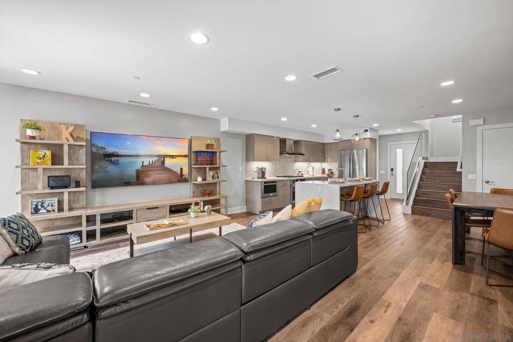 San Diego, CA 92106,3030 Jarvis St #2