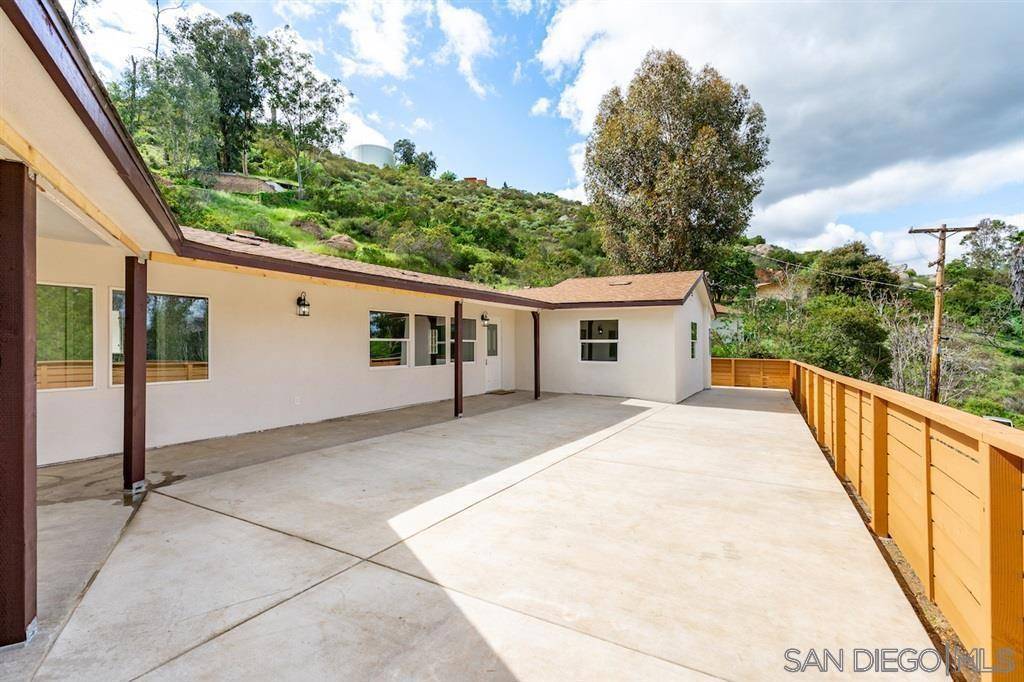 Lakeside, CA 92040,11694 Hi Ridge Road