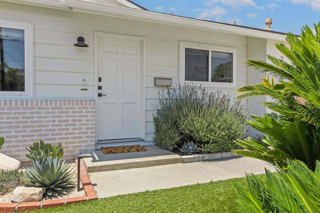 San Diego, CA 92104,2068 Montclair