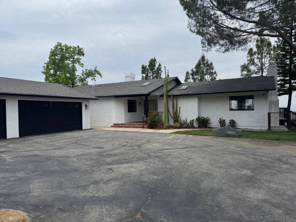 Escondido, CA 92026,28983 Mountain Meadow Rd