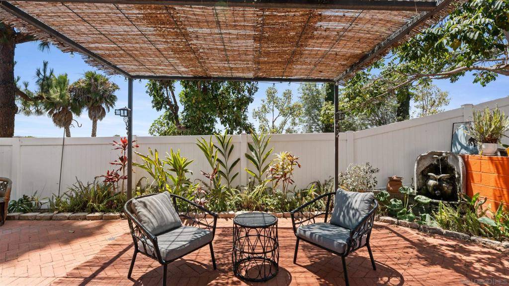 San Diego, CA 92139,7037 Deerhurst Ct