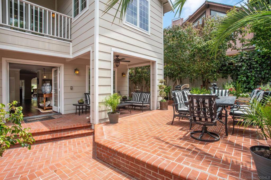 La Jolla, CA 92037,7824 Exchange Pl