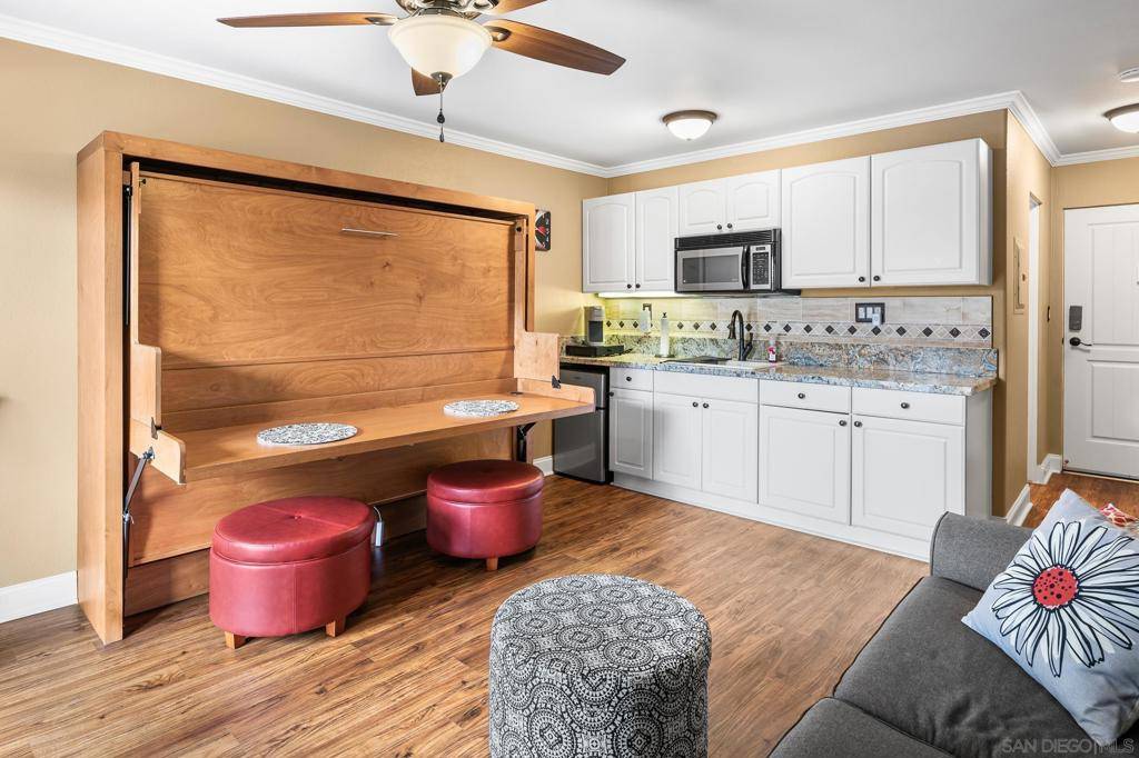 San Diego, CA 92106,1021 Scott St #218
