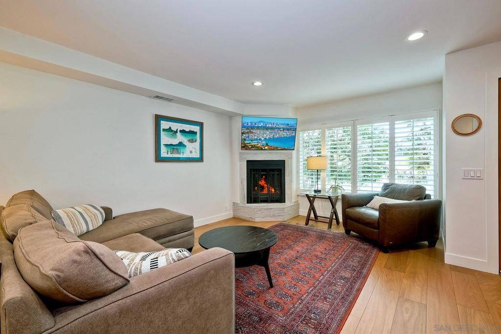 San Diego, CA 92106,1174 Locust St