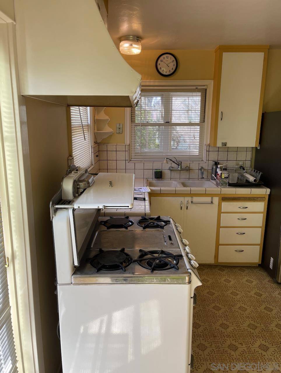 Chula Vista, CA 91910,270 Madrona Street