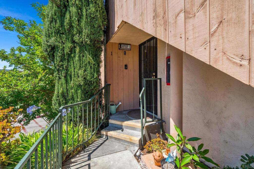 San Carlos, CA 92119,8727 Lake Murray Blvd. #1