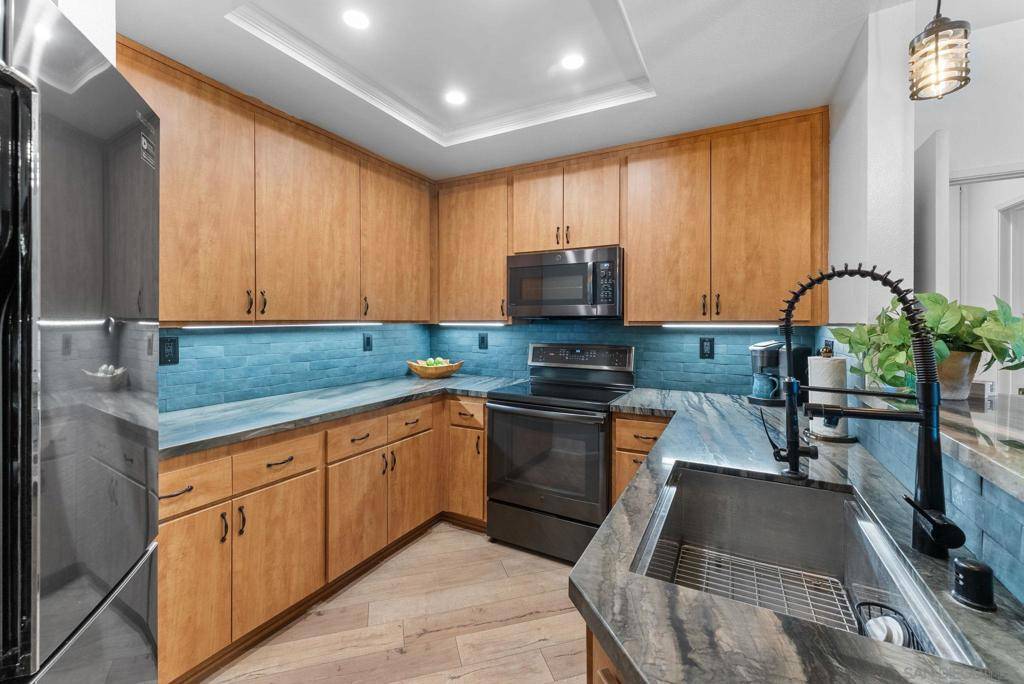 Santee, CA 92071,7402 Fortuna Vista Ct #17