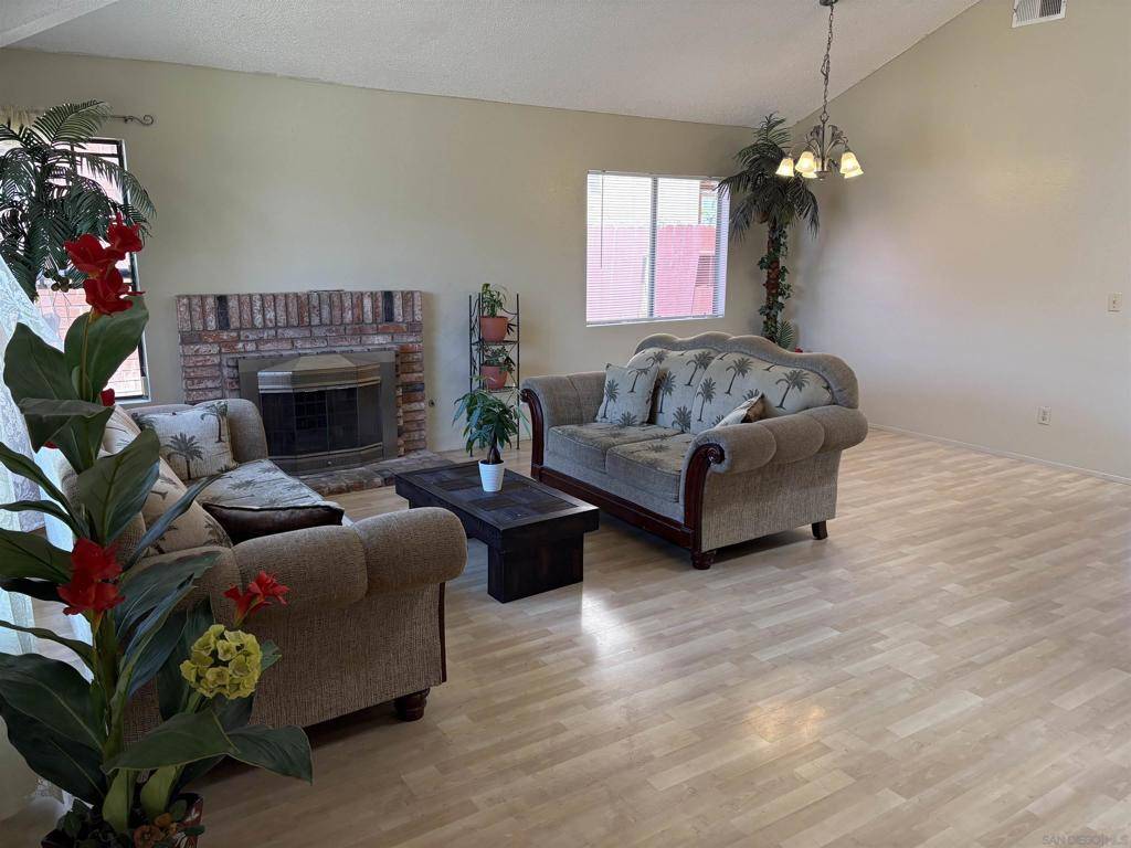San Diego, CA 92114,7263 Aquamarine Rd