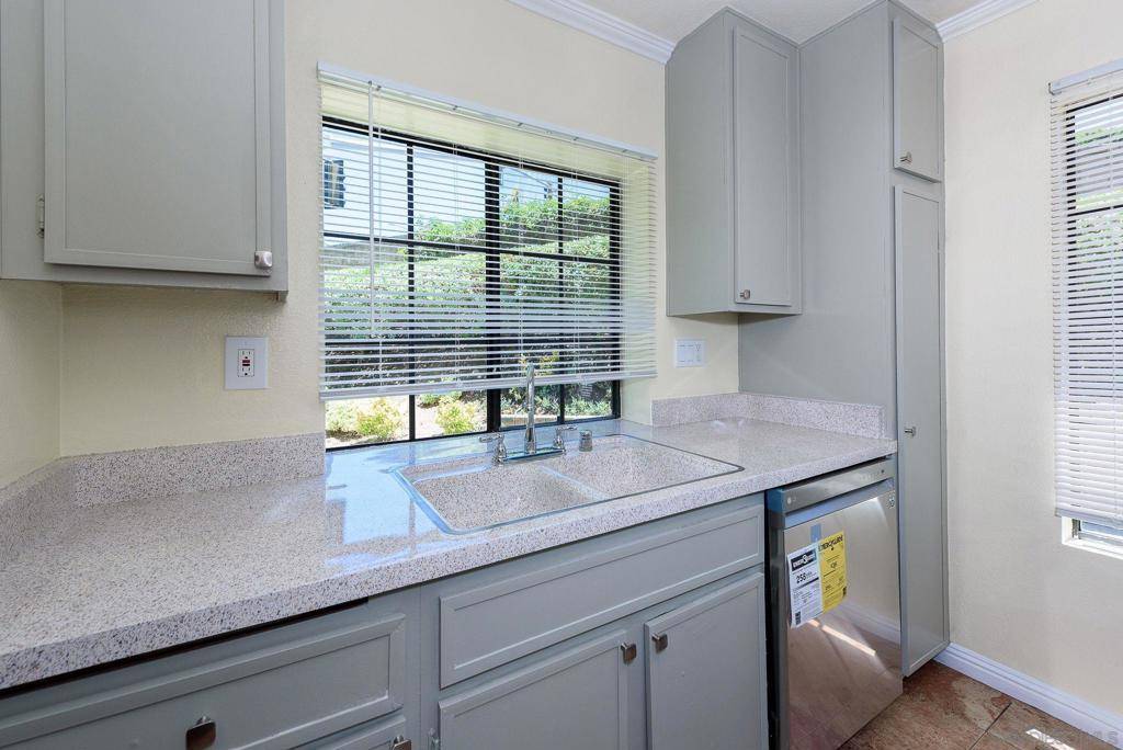 San Diego, CA 92128,13294 Wimberly Square #225