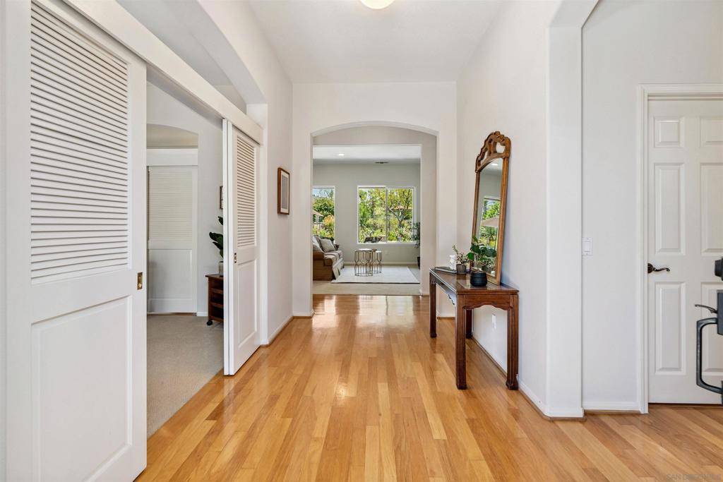 Escondido, CA 92026,2532 Douglaston Glen