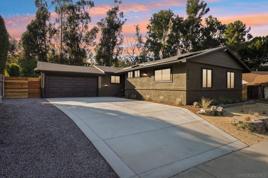 La Mesa, CA 91942,6288 Broadmoor Dr