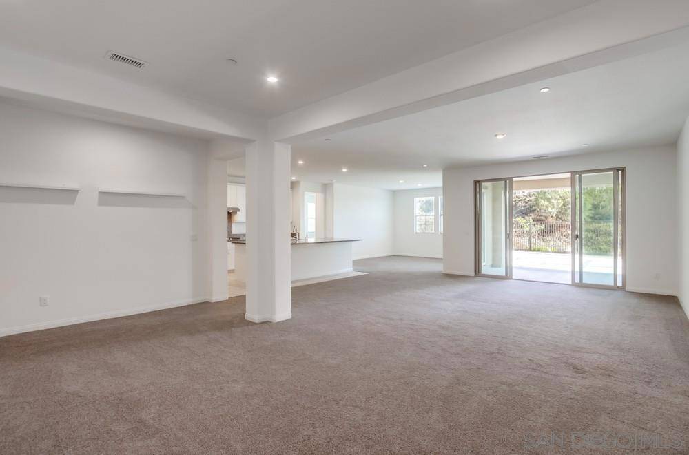 Escondido, CA 92027,2407 Medley Ln