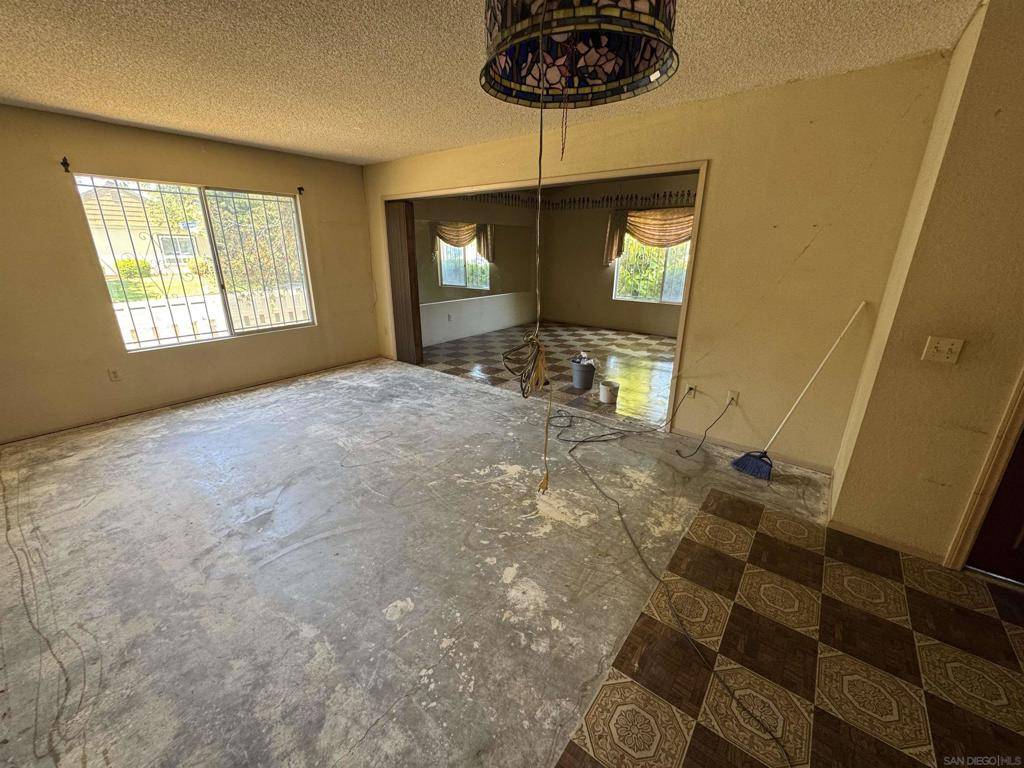 San Diego, CA 92126,10490 Stanfield Cir